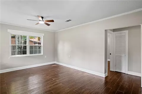 Living - 1151 Ridgewood Dr, Mobile, AL 36608 photo 5 of 8