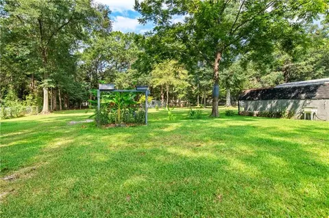 Exterior - 1151 Ridgewood Dr, Mobile, AL 36608 photo 8 of 9