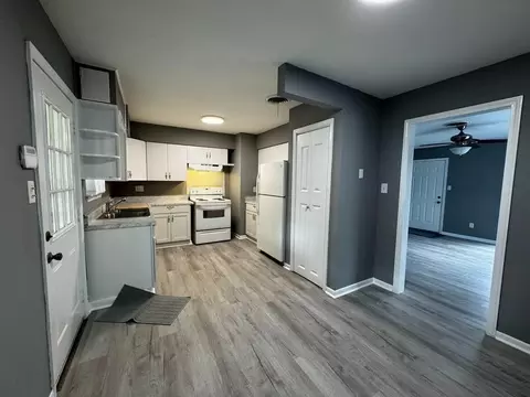 Entry Way - 1006 Belvedere Cir E, Mobile, AL 36606 photo 2 of 2
