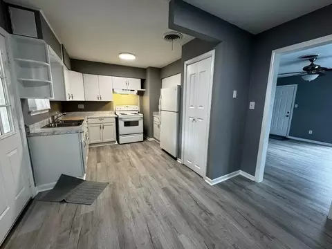 Kitchen - 1006 Belvedere Cir E, Mobile, AL 36606 photo 3 of 3