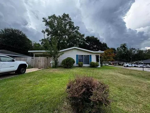 Exterior - 1006 Belvedere Cir E, Mobile, AL 36606 photo 5 of 11