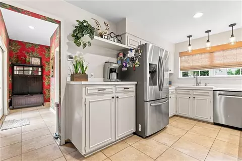 Kitchen - 259 College Ln, Mobile, AL 36608 photo 4 of 8