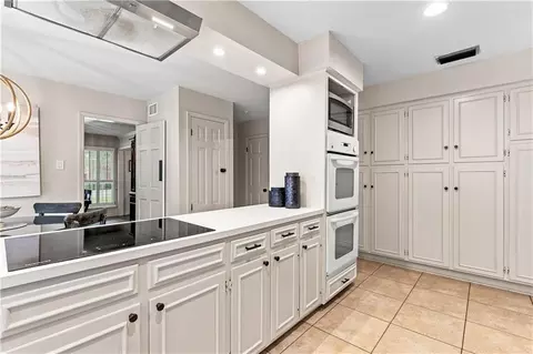 Kitchen - 259 College Ln, Mobile, AL 36608 photo 7 of 8