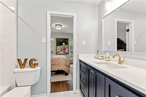Bath - 259 College Ln, Mobile, AL 36608 photo 5 of 8