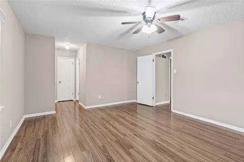 Living - 4017 Cottage Hill Rd #53, Mobile, AL 36609 photo 3 of 3