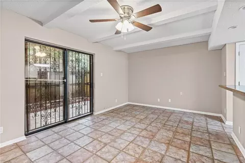 Living - 4017 Cottage Hill Rd #53, Mobile, AL 36609 photo 2 of 3