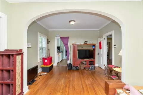 Living - 142 Florence Pl, Mobile, AL 36607 photo 5 of 7
