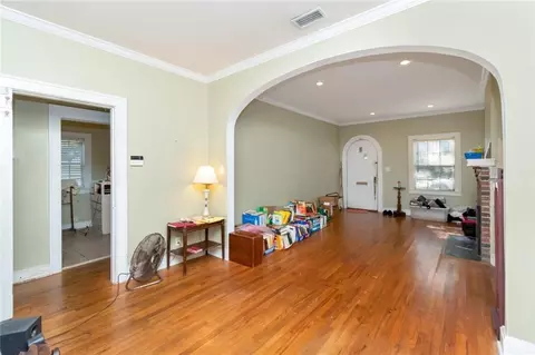 Living - 142 Florence Pl, Mobile, AL 36607 photo 7 of 7