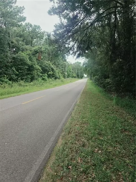 2 Two Mile Rd, Irvington, AL 36544