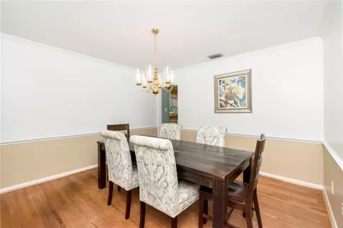 Dining - 745 Westmoreland Dr E, Mobile, AL 36609 photo 2 of 3