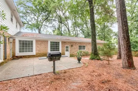 Exterior - 745 Westmoreland Dr E, Mobile, AL 36609 photo 5 of 10