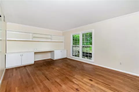 Living - 745 Westmoreland Dr E, Mobile, AL 36609 photo 6 of 7