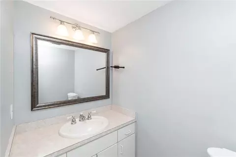 Bath - 745 Westmoreland Dr E, Mobile, AL 36609 photo 3 of 5
