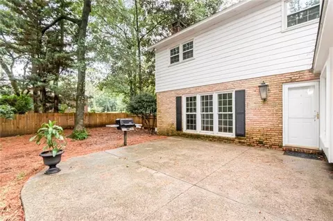 Exterior - 745 Westmoreland Dr E, Mobile, AL 36609 photo 4 of 10