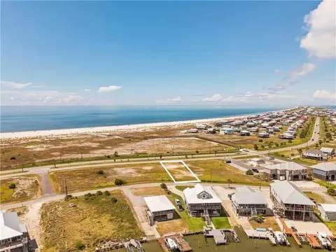 1908 Bienville Blvd, Dauphin Island, AL 36528