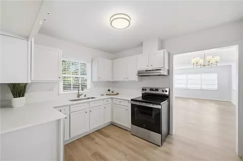 Kitchen - 318 Sutherland Dr, Chickasaw, AL 36611 photo 2 of 6