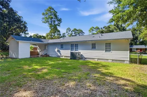 Exterior - 318 Sutherland Dr, Chickasaw, AL 36611 photo 6 of 6