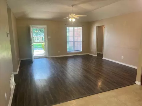 Living - 1912 Clarke Rd E, Mobile, AL 36695 photo 2 of 4