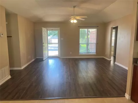 Living - 1912 Clarke Rd E, Mobile, AL 36695 photo 1 of 4