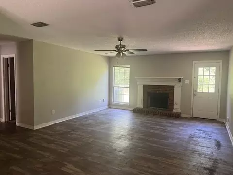 Living - 706 Pine Run Rd, Mobile, AL 36695 photo 1 of 3