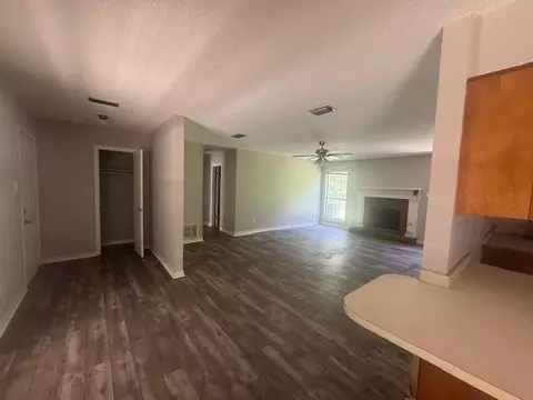 Living - 706 Pine Run Rd, Mobile, AL 36695 photo 2 of 3