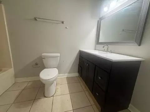 Bath - 706 Pine Run Rd, Mobile, AL 36695 photo 1 of 2