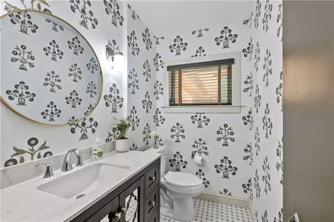 Bath - 312 Indian Creek Dr E, Mobile, AL 36607 photo 1 of 3
