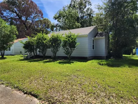 Exterior - 2059 Holmes Dr, Mobile, AL 36605 photo 5 of 5