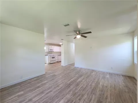 Living - 2059 Holmes Dr, Mobile, AL 36605 photo 1 of 3
