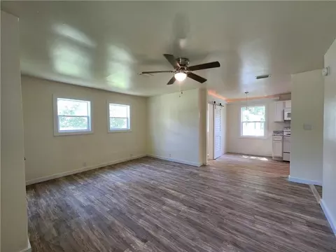 Living - 2059 Holmes Dr, Mobile, AL 36605 photo 3 of 3