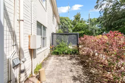 Exterior - 4009 Old Shell Rd #C3, Mobile, AL 36608 photo 5 of 10