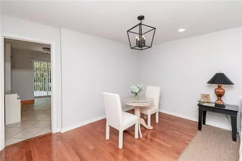 Dining - 4009 Old Shell Rd #C3, Mobile, AL 36608 photo 1 of 2