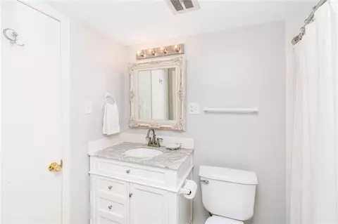 Bath - 4009 Old Shell Rd #C3, Mobile, AL 36608 photo 1 of 3