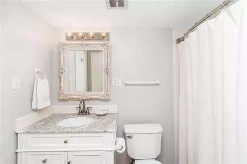 Bath - 4009 Old Shell Rd #C3, Mobile, AL 36608 photo 2 of 3