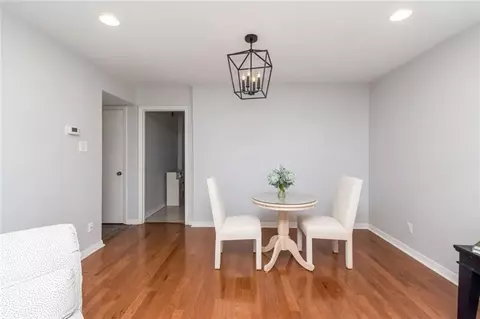 Dining - 4009 Old Shell Rd #C3, Mobile, AL 36608 photo 2 of 2