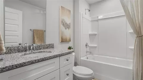 Bath - 10318 Lowell St E, Mobile, AL 36695 photo 3 of 4