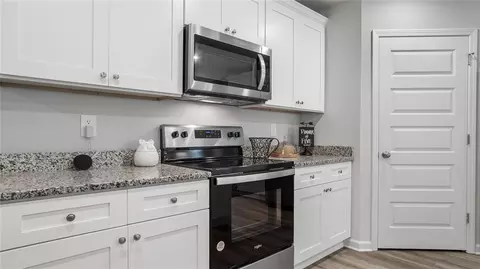 Kitchen - 10318 Lowell St E, Mobile, AL 36695 photo 2 of 3