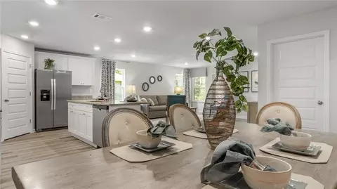 Dining - 10318 Lowell St E, Mobile, AL 36695 photo 3 of 3