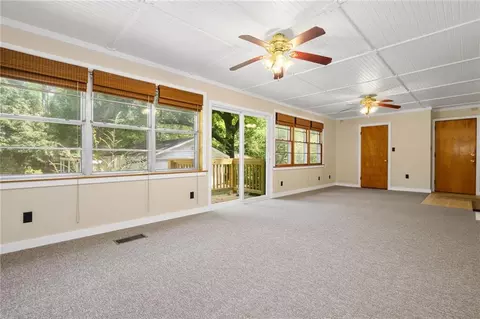 Living - 4904 Mercedes Rd, Mobile, AL 36618 photo 2 of 13