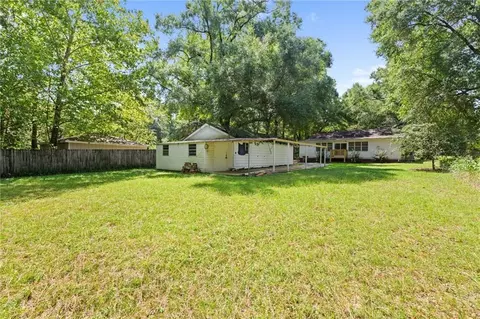 Exterior - 4904 Mercedes Rd, Mobile, AL 36618 photo 8 of 13