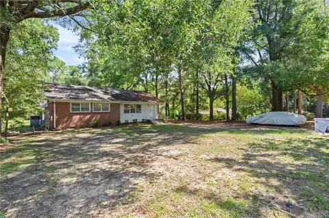 Exterior - 4904 Mercedes Rd, Mobile, AL 36618 photo 2 of 13
