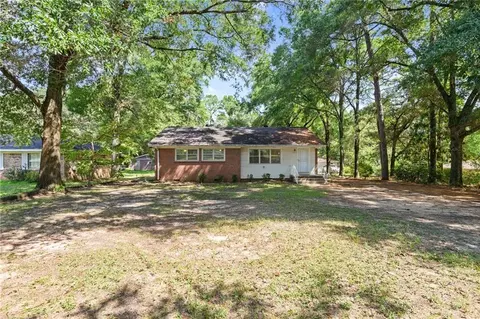 Exterior - 4904 Mercedes Rd, Mobile, AL 36618 photo 4 of 13