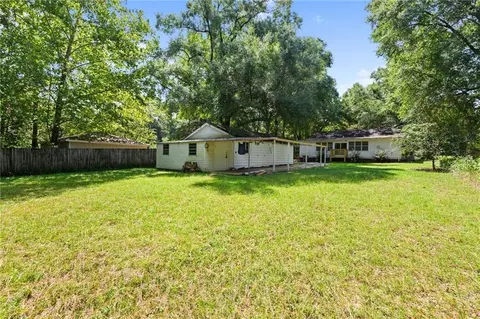 Exterior - 4904 Mercedes Rd, Mobile, AL 36618 photo 9 of 13