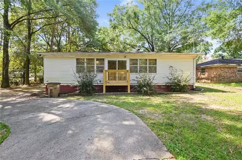 Exterior - 4904 Mercedes Rd, Mobile, AL 36618 photo 10 of 13