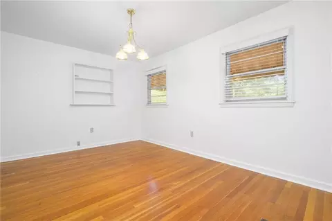 Living - 4904 Mercedes Rd, Mobile, AL 36618 photo 13 of 13