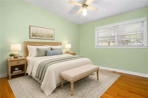 Bedroom - 4904 Mercedes Rd, Mobile, AL 36618 photo 5 of 11
