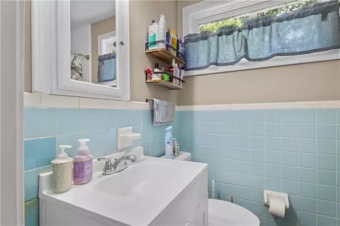Bath - 4159 Marchal Ln, Mobile, AL 36618 photo 1 of 2