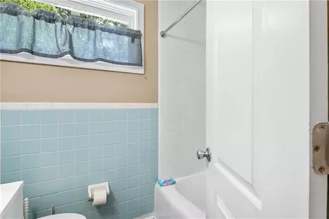 Bath - 4159 Marchal Ln, Mobile, AL 36618 photo 2 of 2