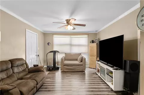 Living - 4159 Marchal Ln, Mobile, AL 36618 photo 2 of 2