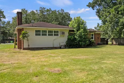 Exterior - 112 Sutherland Dr, Chickasaw, AL 36611 photo 10 of 11